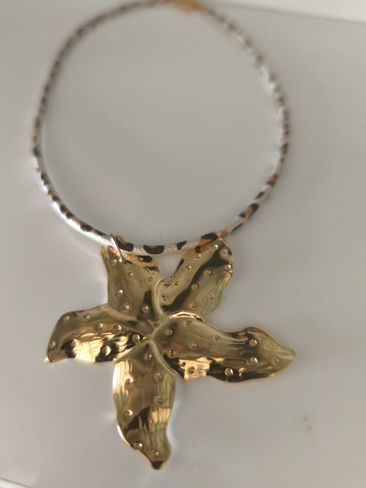 Collier fleurs